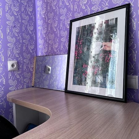 Freedom Hostel Алмати Екстер'єр фото